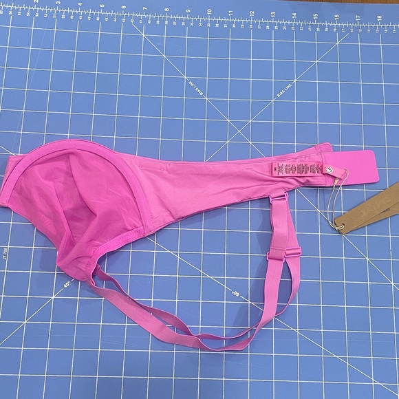 🦁SKIMS Style: No Show Molded Unlined Demi (BR-DEM-1883). - Picture 8 of 10